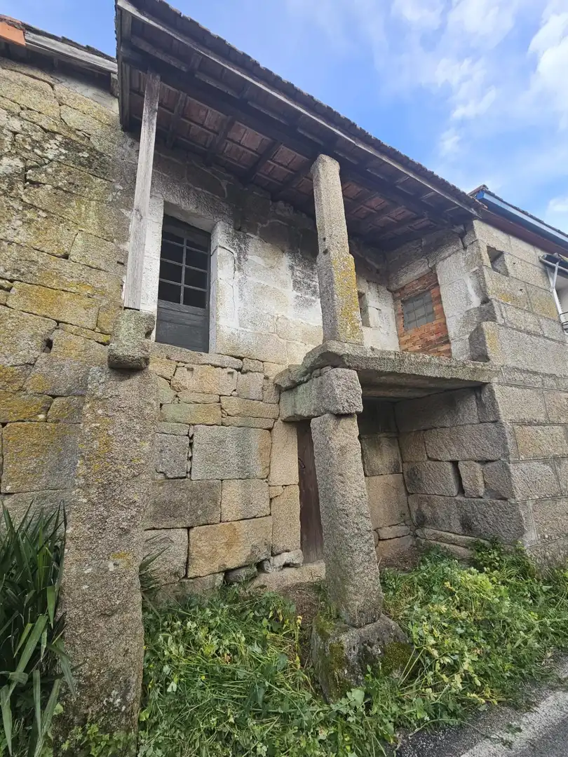Exterior view of Country homes for sale in Ourense Capital 