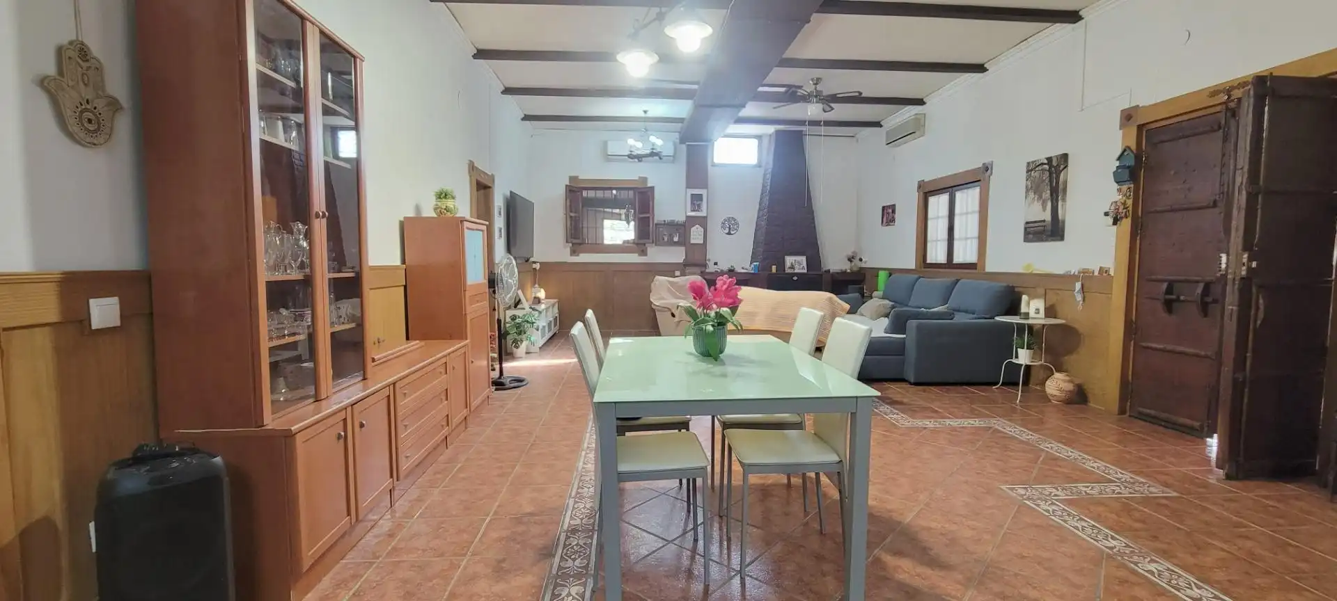 Sala d'estar de Finca rústica en venda en Pizarra amb Aire condicionat, Calefacció i Piscina