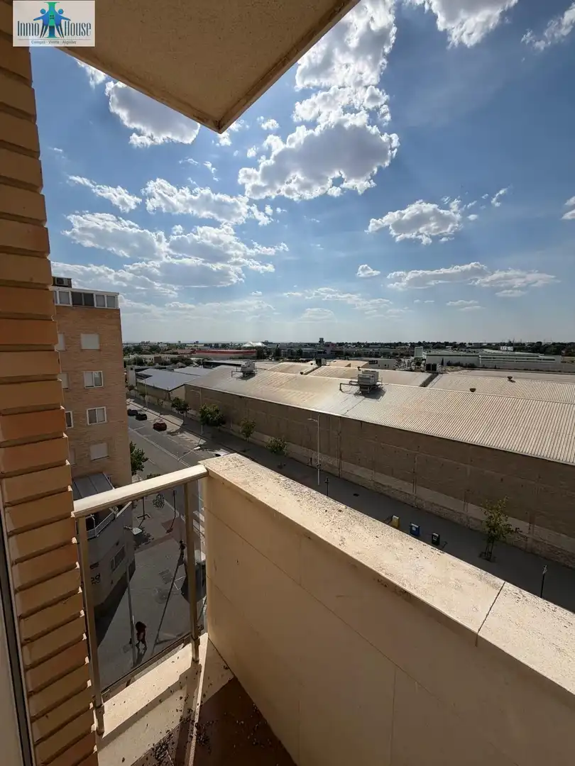 Außenansicht von Wohnung zur Miete in Albacete mit Klimaanlage, Heizung und Parkett