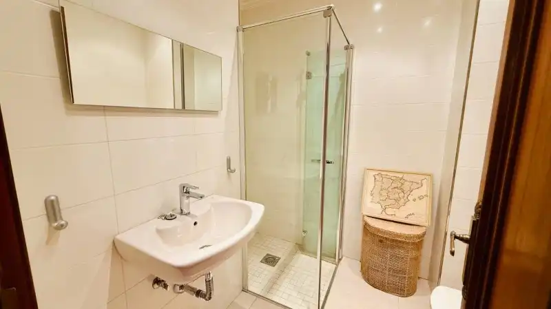 Badezimmer von Wohnung zum Verkauf in El Espinar mit Heizung, Privatgarten und Parkett