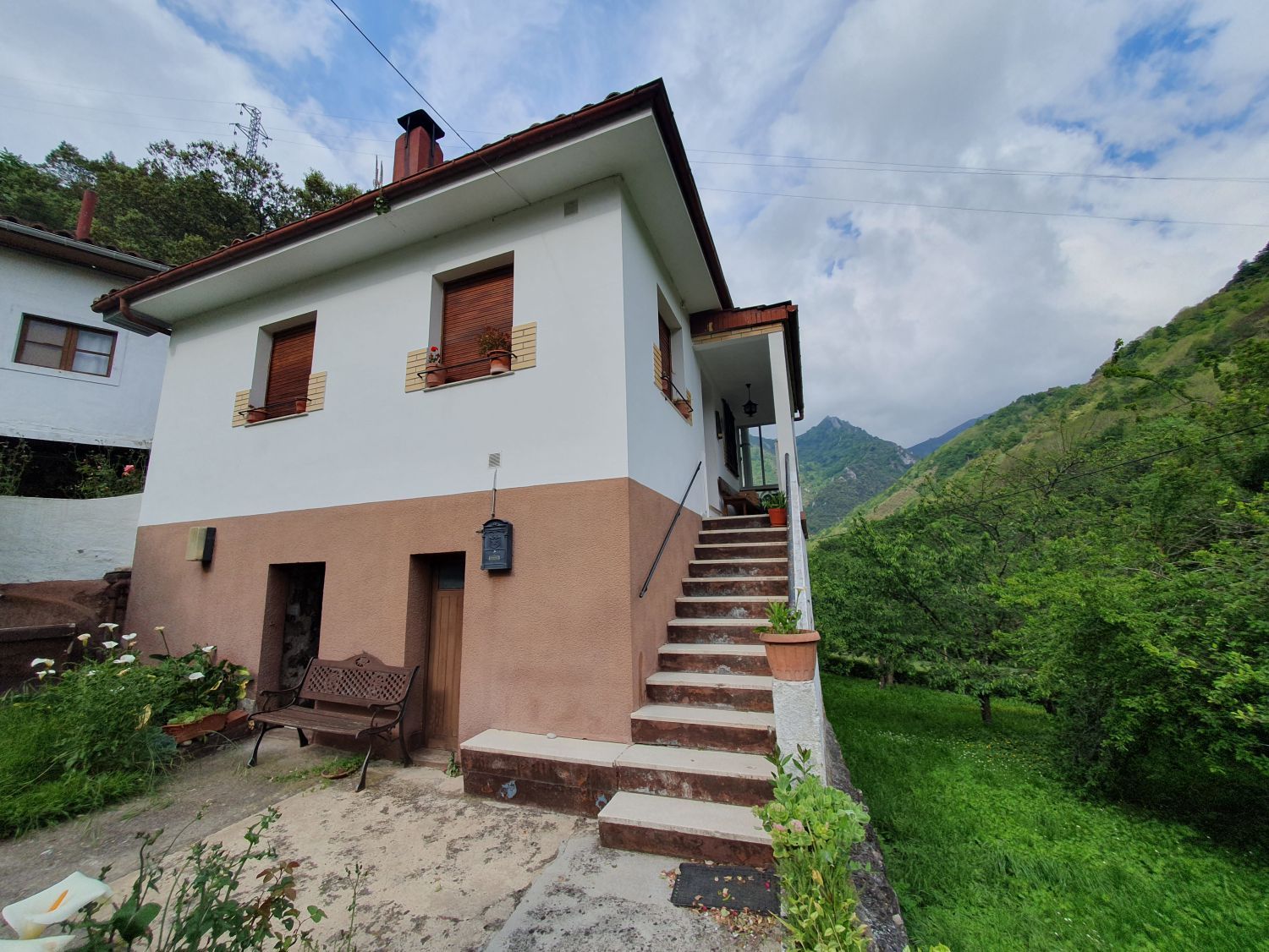 Exterior view of House or chalet for sale in Belmonte de Miranda  with Heating, Terrace and Storage room