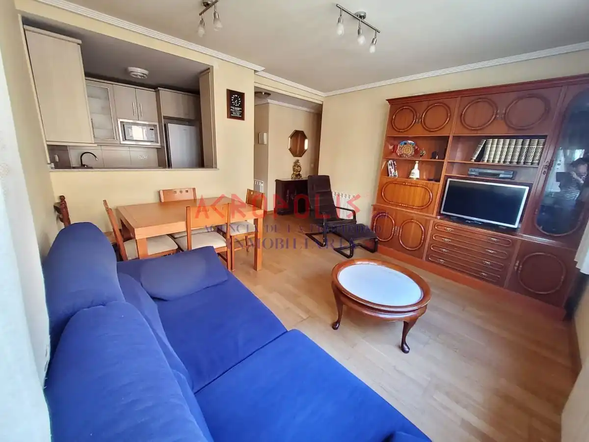 Dormitori de Apartament en venda en San Andrés del Rabanedo amb Calefacció, Terrassa i Traster