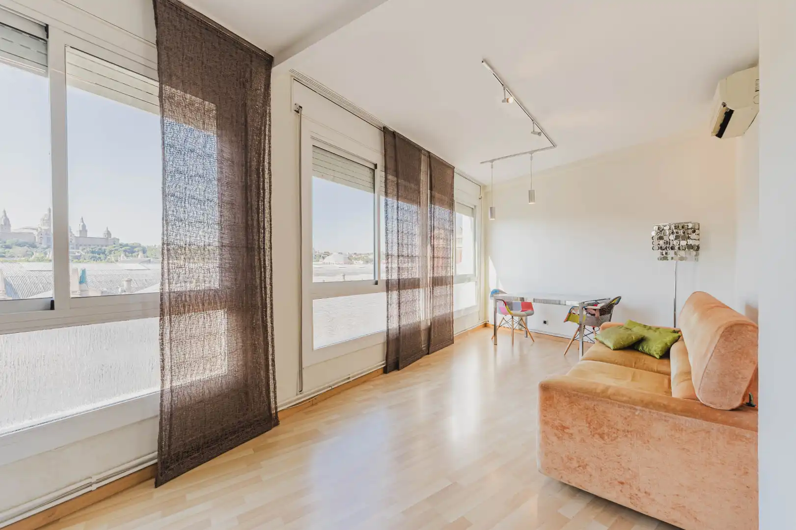 Living room of Flat for sale in Barcelona  with Air Conditioner, Heating and Parquet flooring