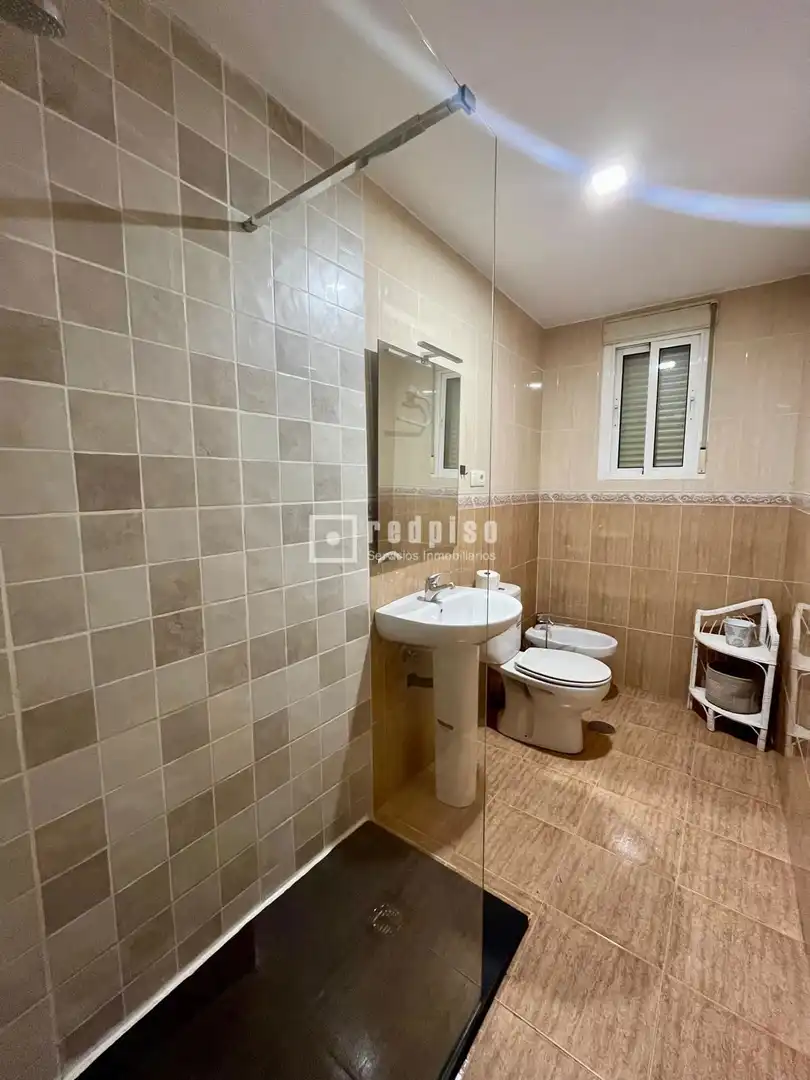 Bathroom of Flat for rent in Granada  with Furnished