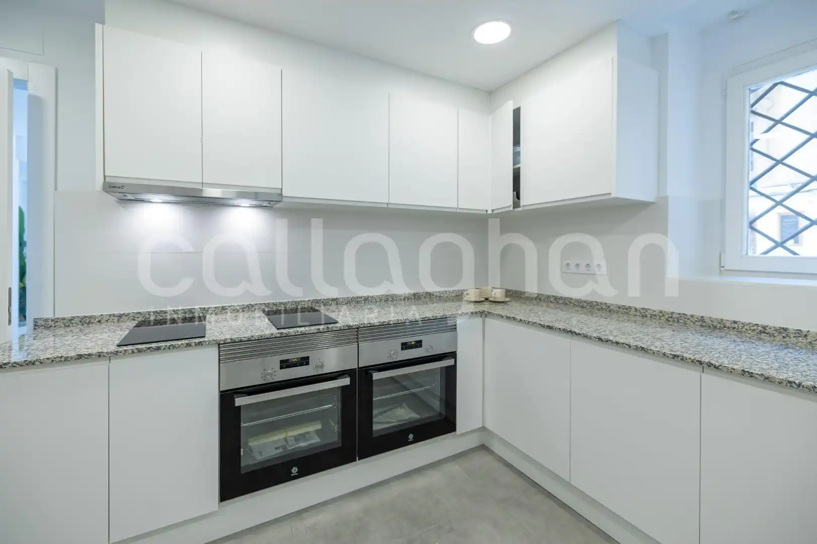 Kitchen of Buildings for sale in Valencia