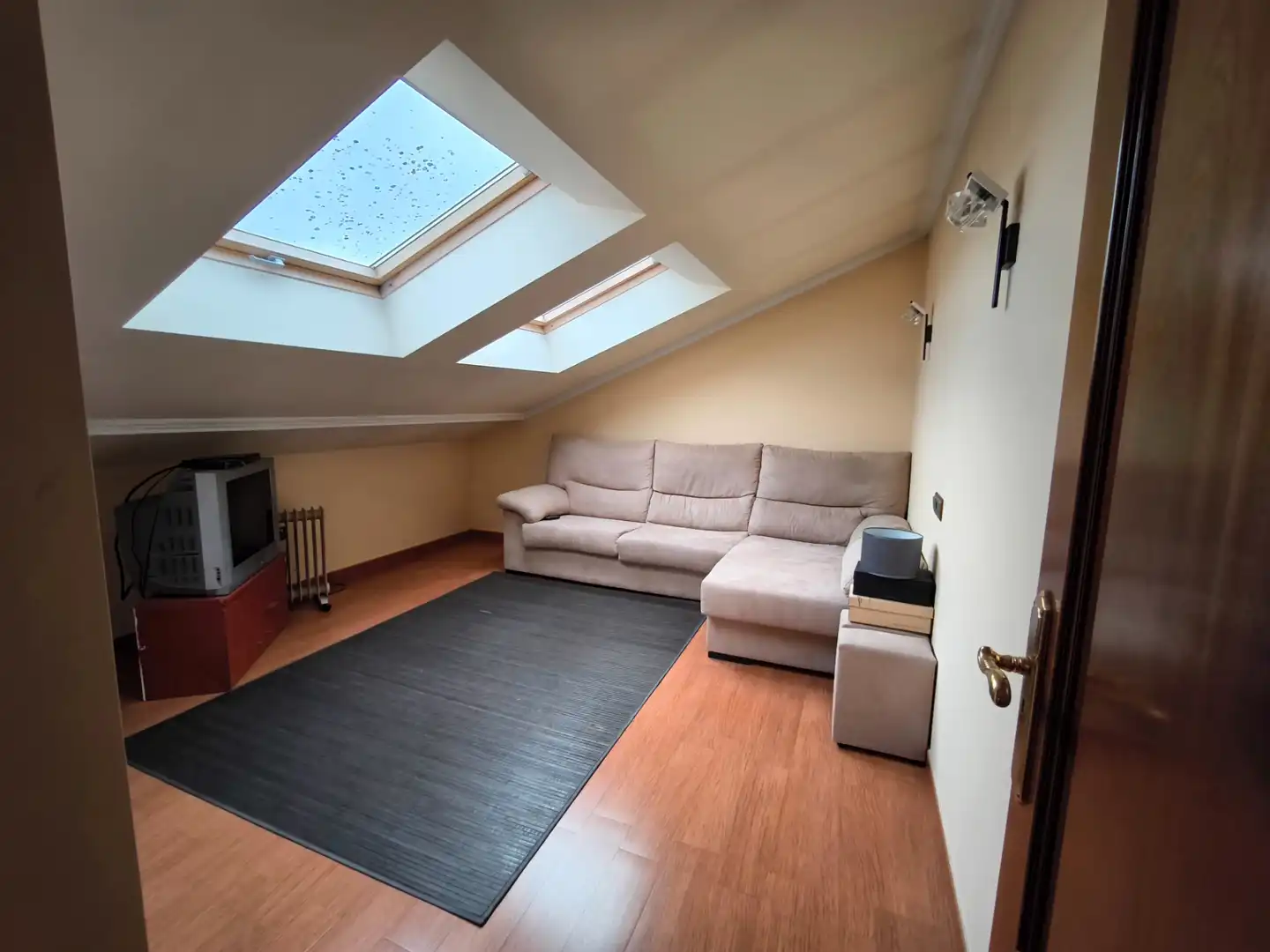 Sala d'estar de Casa o xalet en venda en Cambados amb Calefacció, Jardí privat i Parquet