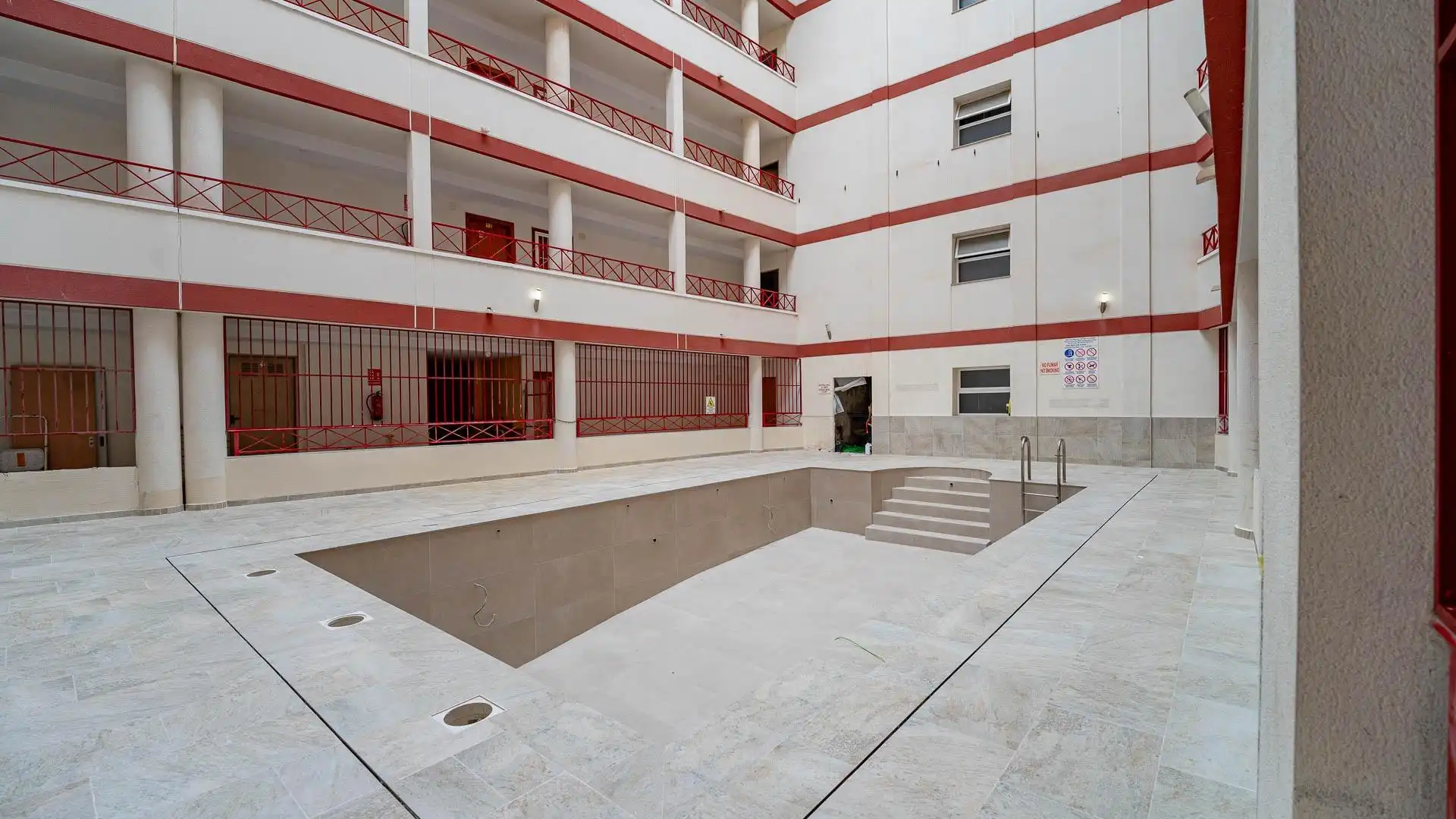 Piscina de Apartamento en venta en Torrevieja con Piscina comunitaria