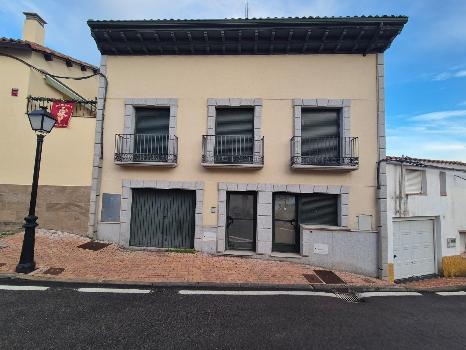 Exterior view of Duplex for sale in Villamantilla