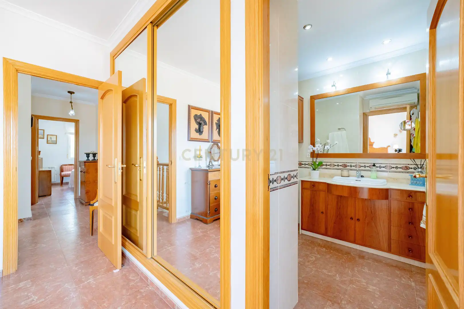 Casa adosada en venta en Náquera con Trastero, Piscina y Horno