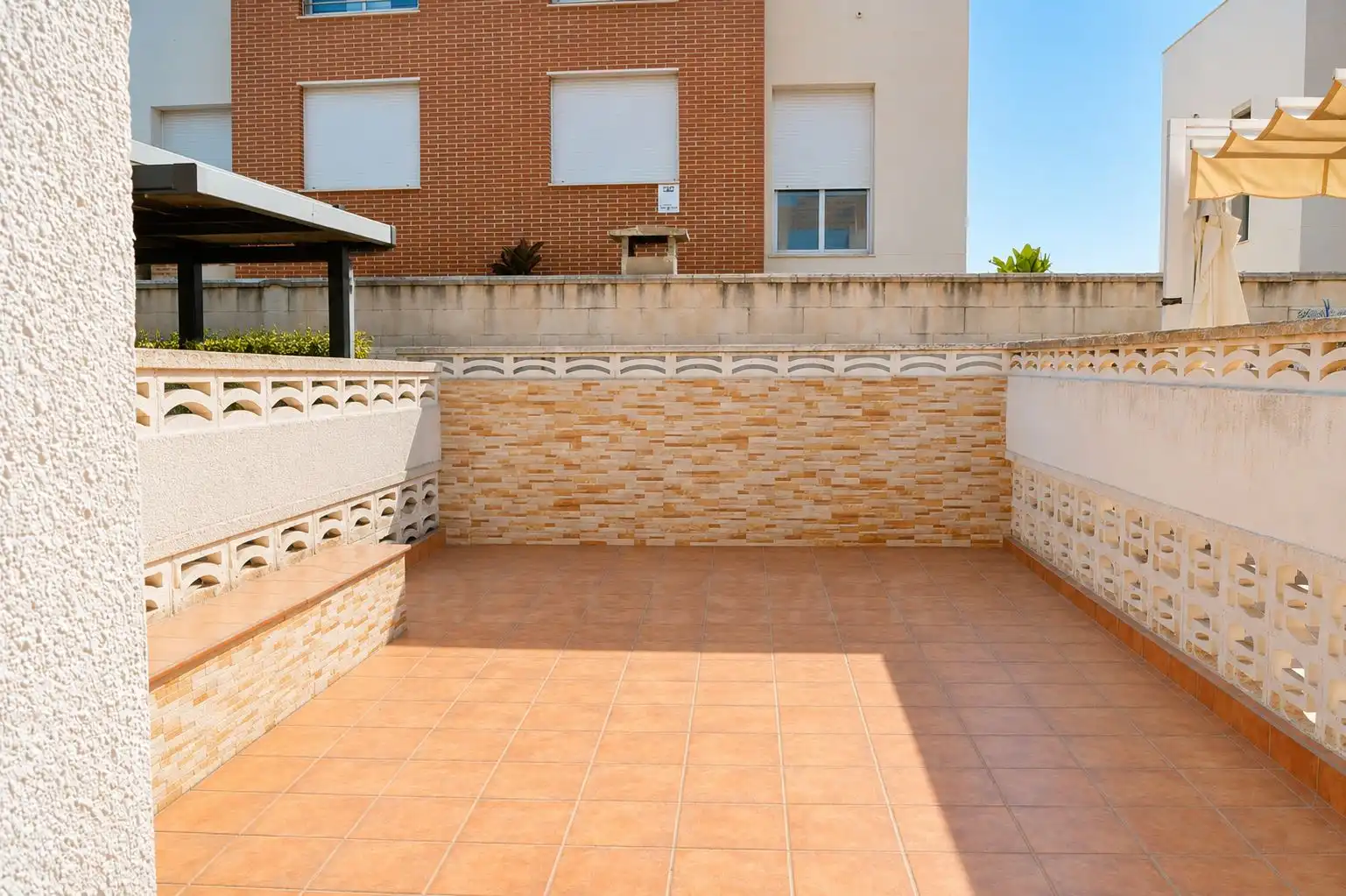 Casa aparellada amb piscina en venda a Heliópolis, imagen 10
