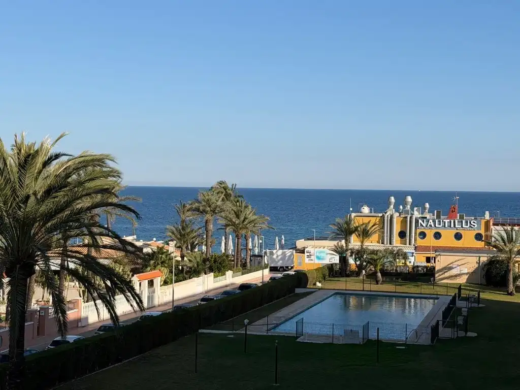 Piscina de Apartament en venda en Torrevieja amb Aire condicionat, Jardí privat i Piscina