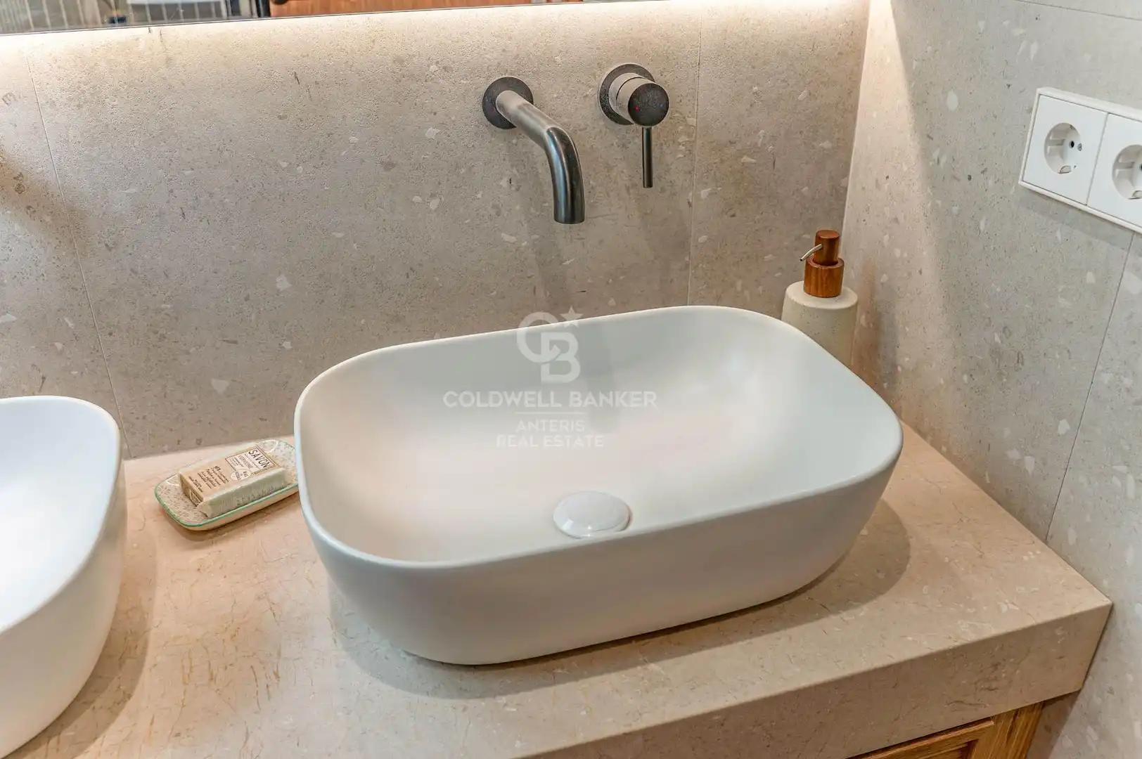 Badezimmer von Wohnung zum Verkauf in Barcelona mit Klimaanlage, Parkett und Terrasse