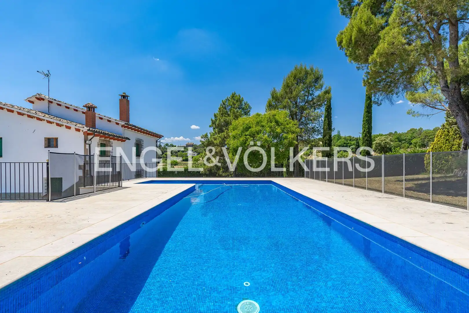 Piscina de Finca rústica en venda en Sant Feliu Sasserra amb Calefacció, Terrassa i Piscina