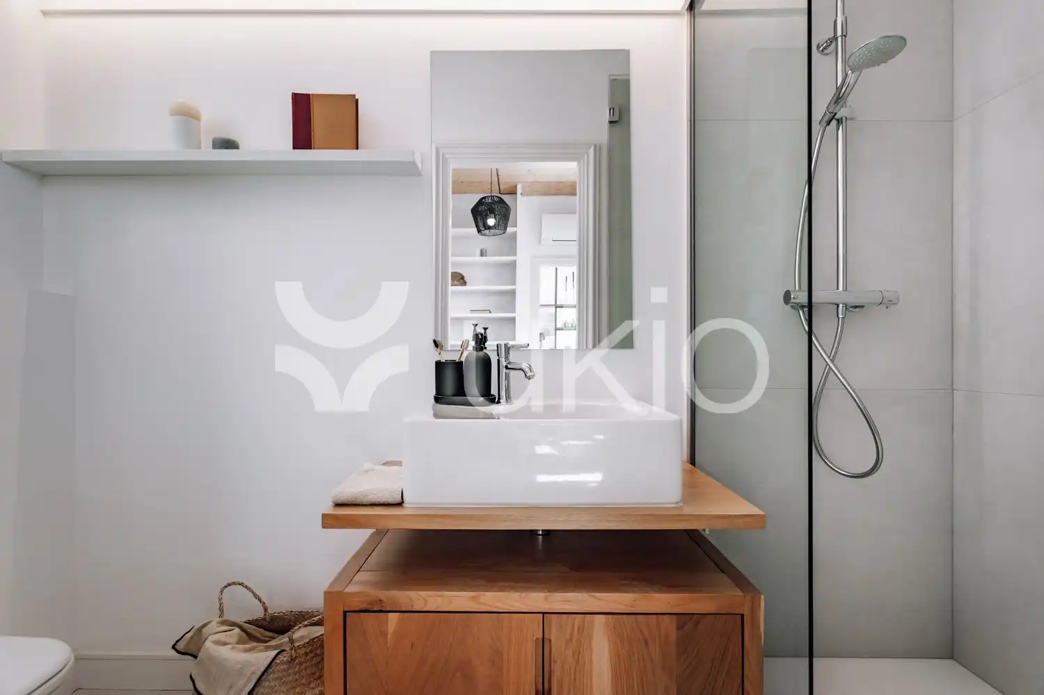 Baño de Apartamento de alquiler en Barcelona con Aire acondicionado, Calefacción y Terraza