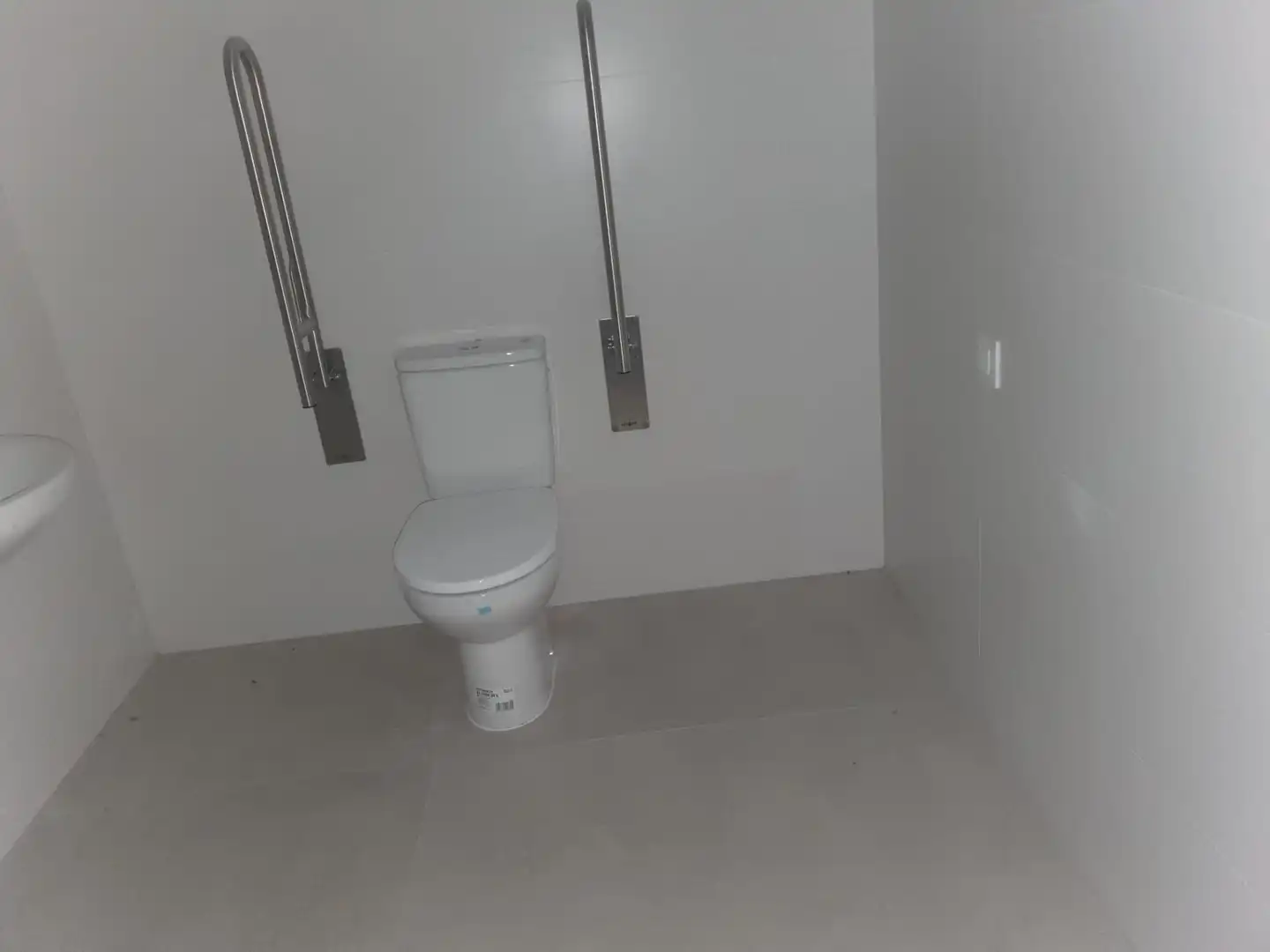 Badezimmer von Fabrikhallen zur Miete in Los Palacios y Villafranca