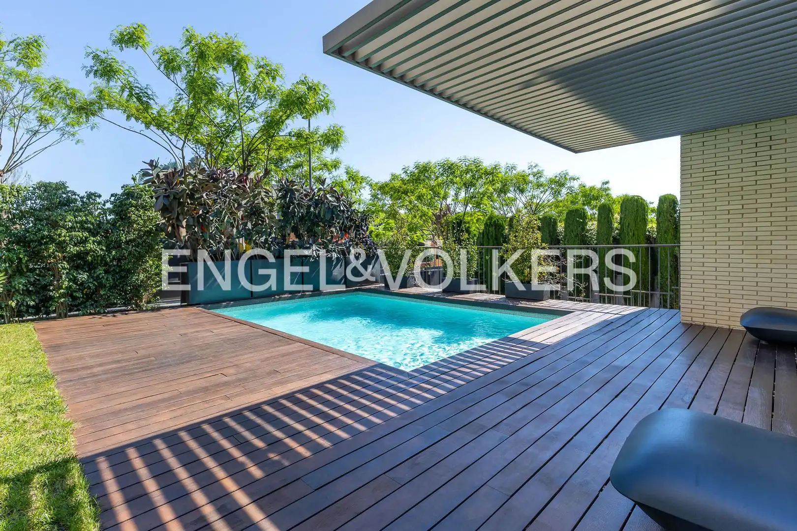 Piscina de Casa o xalet en venda en Vilassar de Dalt amb Aire condicionat, Calefacció i Jardí privat