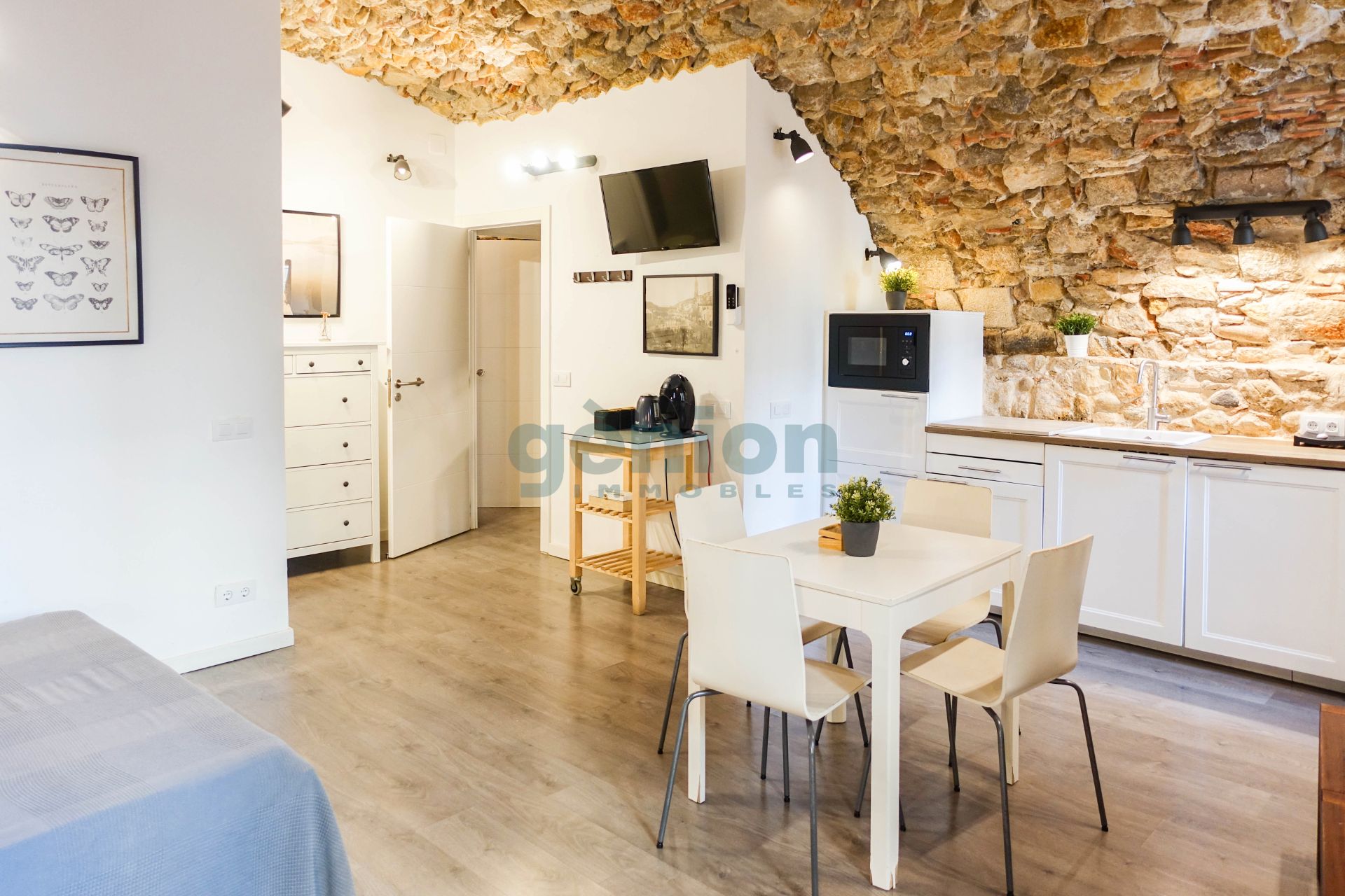 Kitchen of Flat for sale in Girona Capital  with Air Conditioner, Heating and Furnished