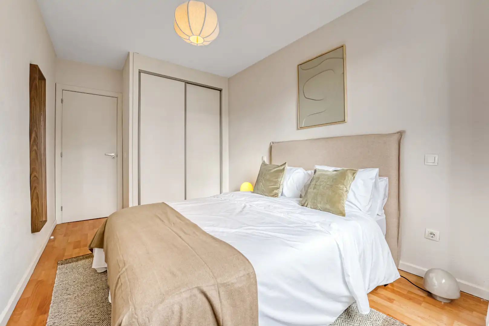 Bedroom of Apartments for rent in Madrid  with Air Conditioner, Heating and Parquet flooring