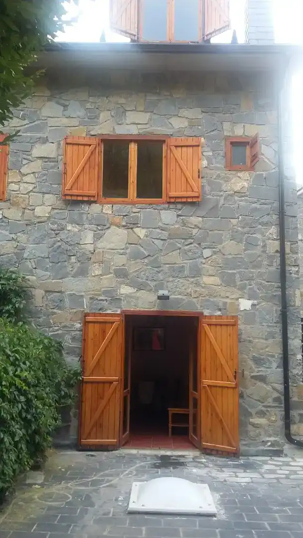 Außenansicht von Einfamilien-Reihenhaus zur Miete in Villanova, Huesca