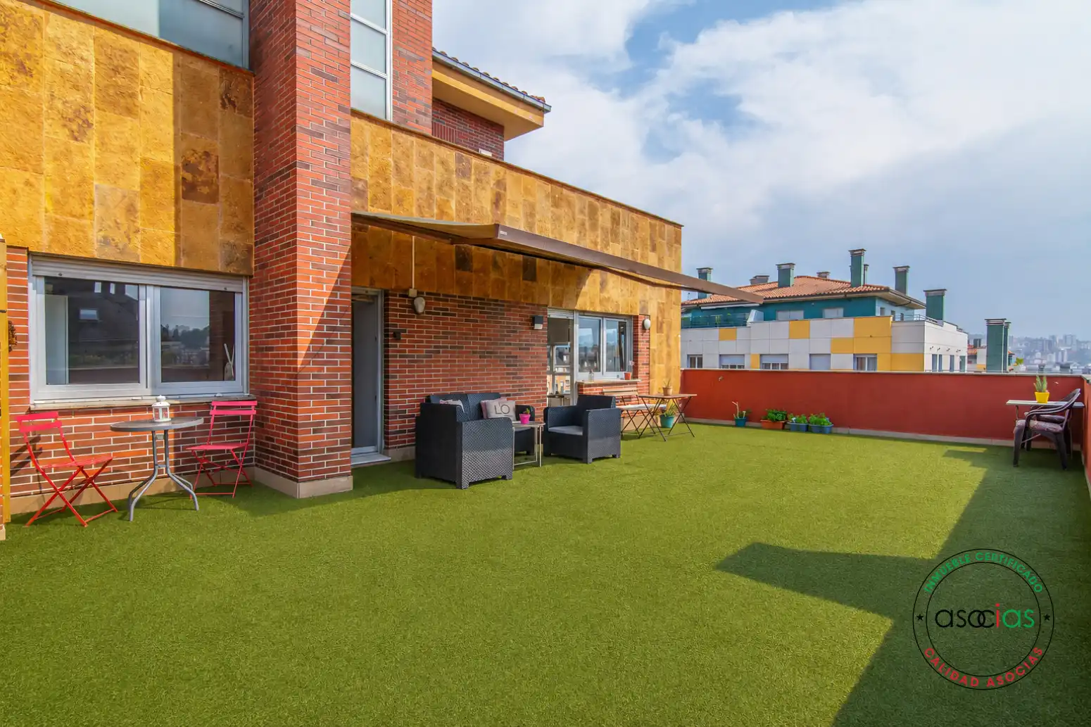 Terrassa de Àtic en venda en Oviedo  amb Calefacció, Jardí privat i Parquet