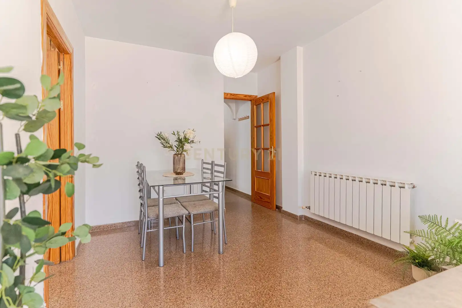 Menjador de Apartament en venda en Churriana de la Vega amb Jardí privat i Piscina comunitària