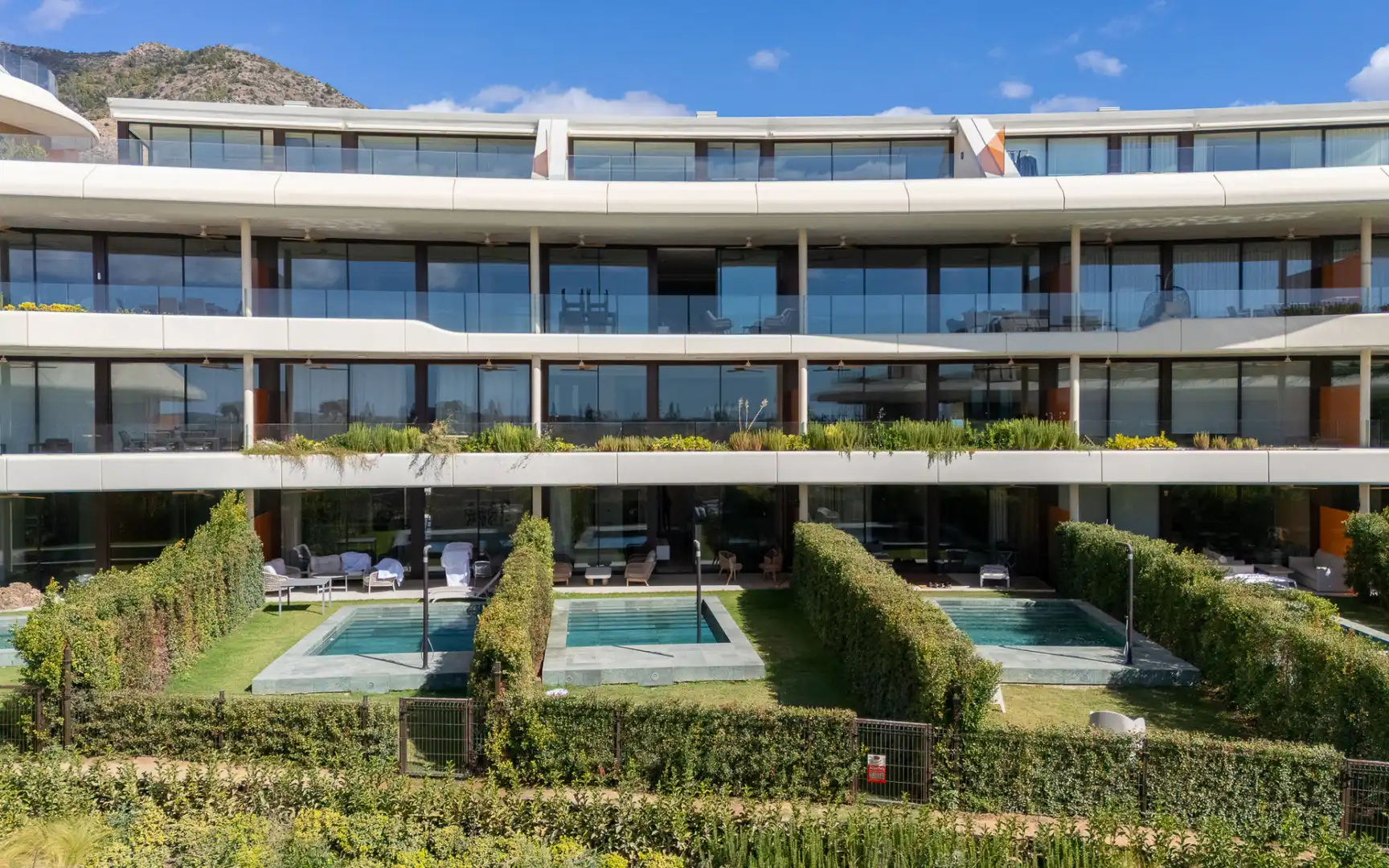 Vista exterior de Planta baixa en venda en Fuengirola amb Aire condicionat, Jardí privat i Terrassa