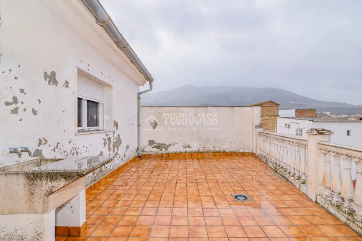 Terrassa de Casa adosada en venda en Loja