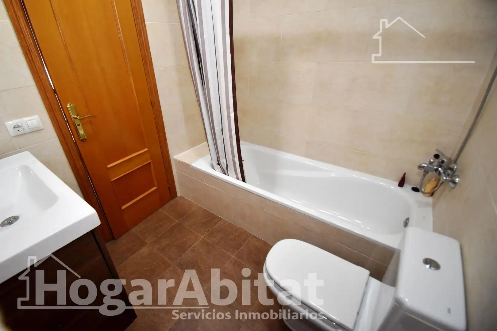 Bany de Casa o xalet en venda en Borriol amb Calefacció, Jardí privat i Terrassa