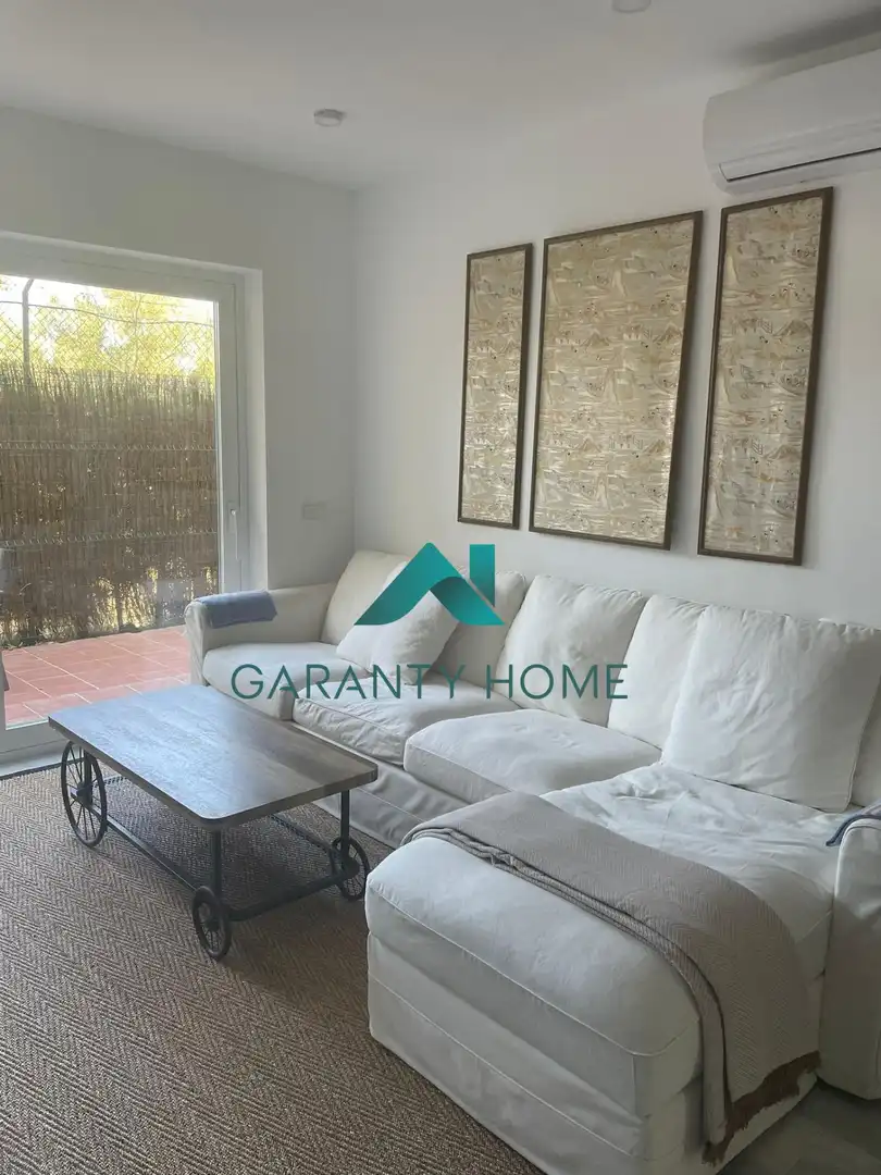 Living room of Flat for rent in Estepona  with Private garden, Terrace and Community pool
