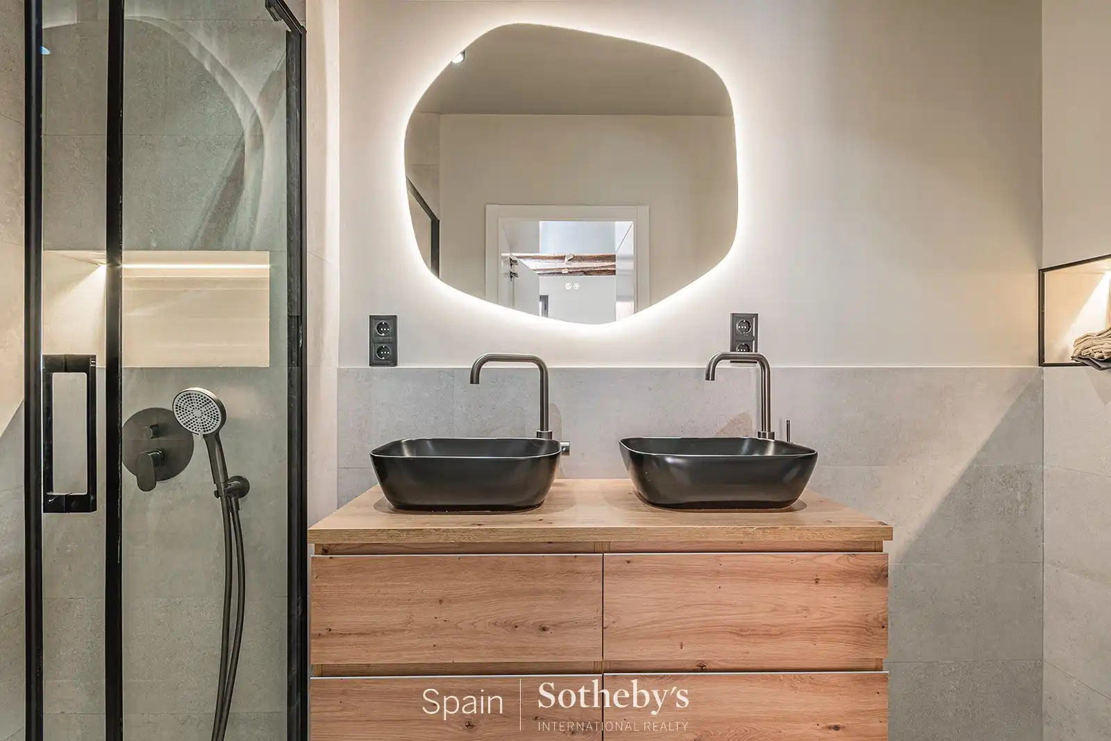 Bany de Apartament en venda en Barcelona amb Aire condicionat, Calefacció i Terrassa