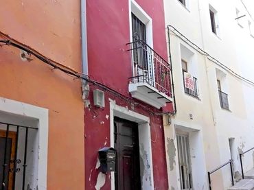 Semi-detached house for sale in C/ de la Muralla