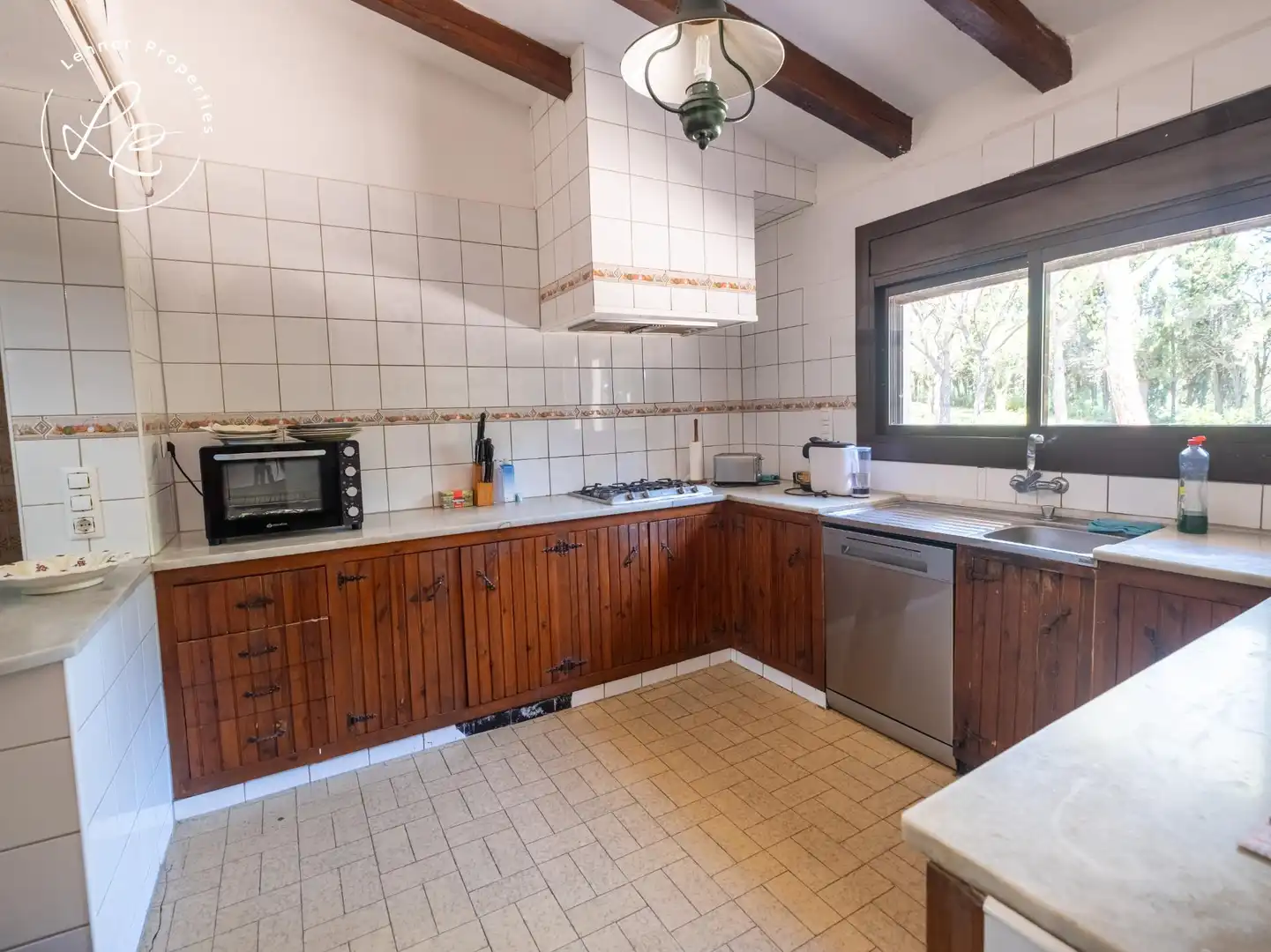 Cuina de Casa o xalet en venda en Pedret i Marzà amb Aire condicionat, Calefacció i Jardí privat