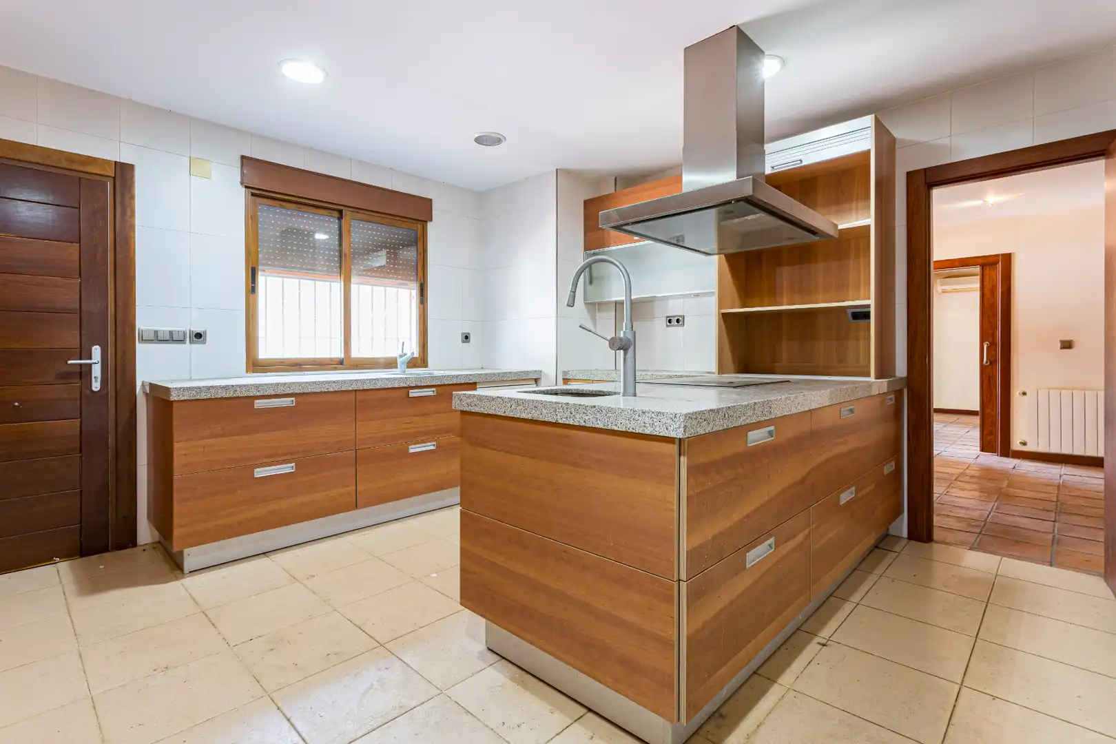Cuina de Casa adosada en venda en Murcia amb Jardí privat, Parquet i Terrassa
