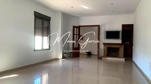 Foto 2 de Casa adosada en venta en El Carmen - La Barrera, Lucena