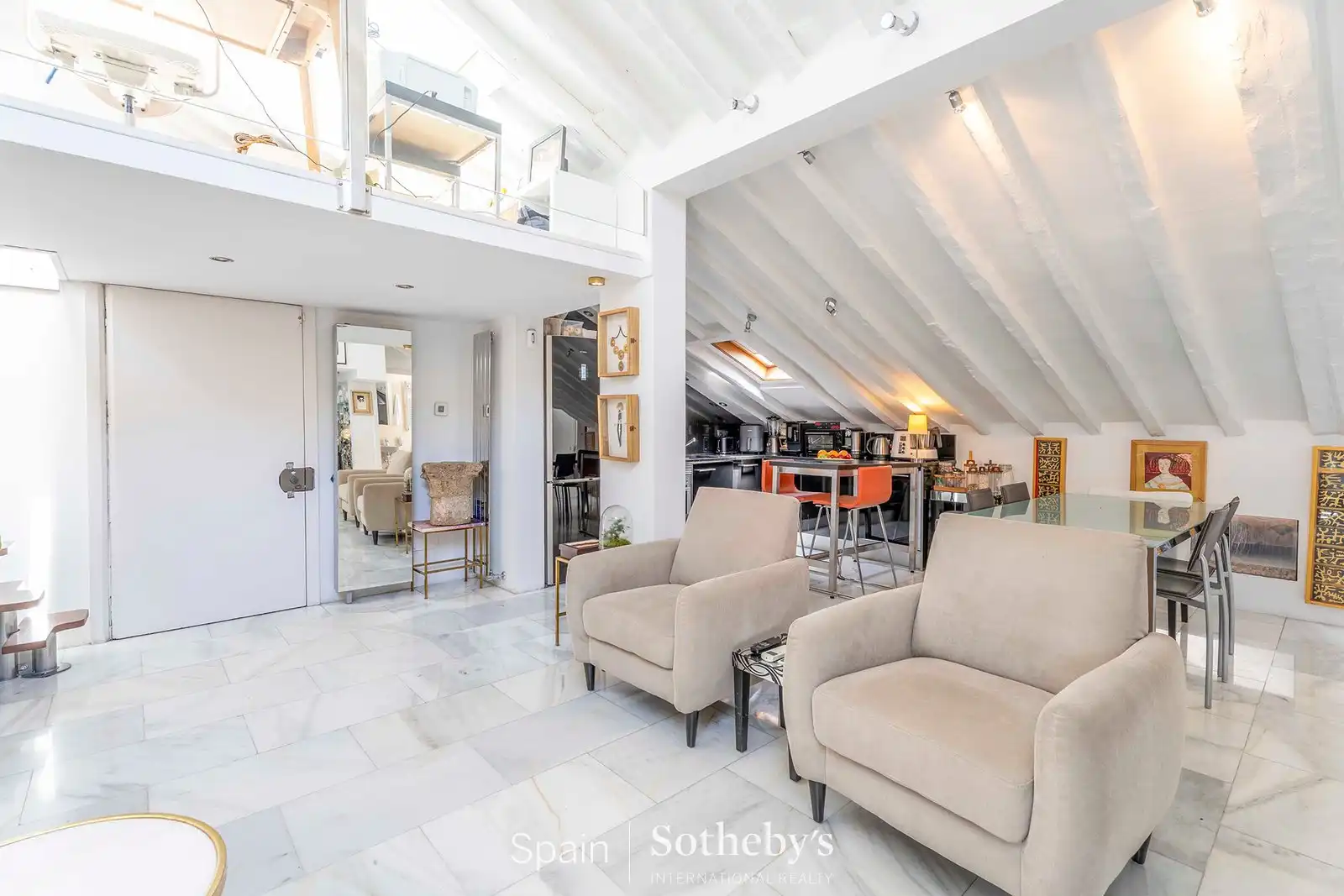 Sala de estar de Ático de alquiler en Madrid con Aire acondicionado, Calefacción y Terraza