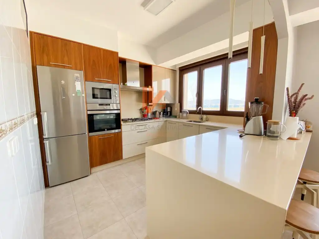 Cuina de Casa o xalet en venda en Porto do Son amb Aire condicionat, Terrassa i Rentadora