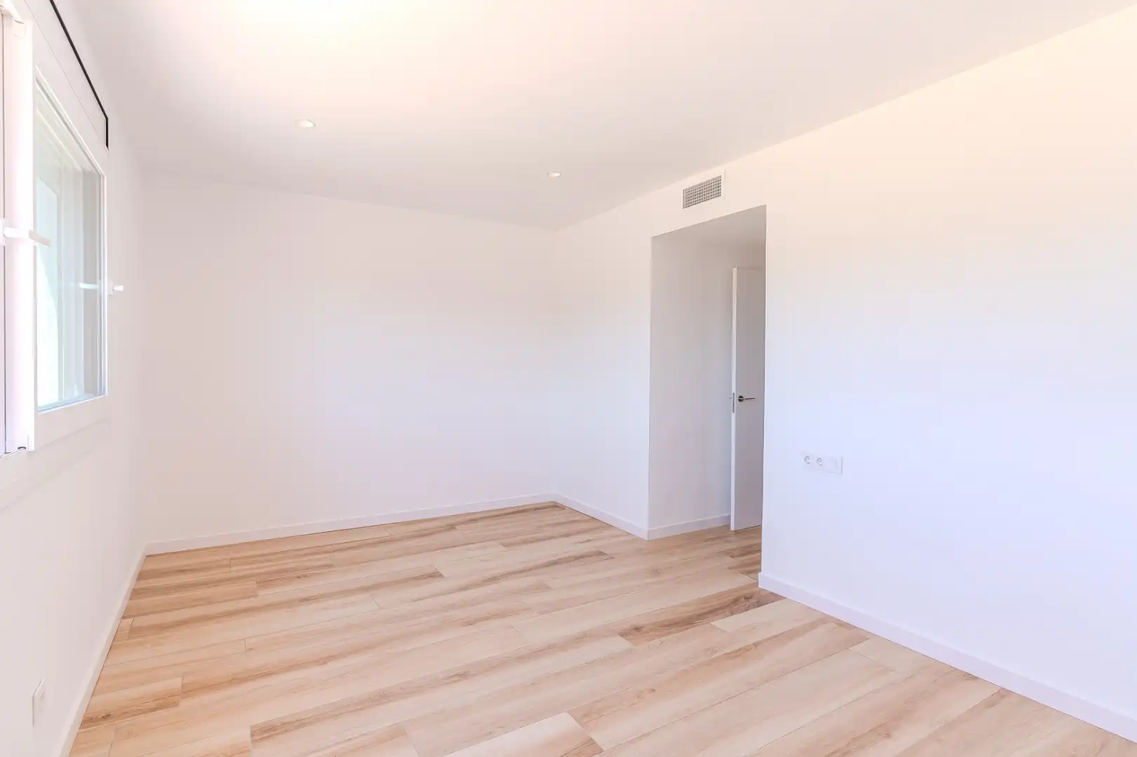 Schlafzimmer von Haus oder Chalet zum Verkauf in L'Ametlla de Mar  mit Klimaanlage, Heizung und Privatgarten
