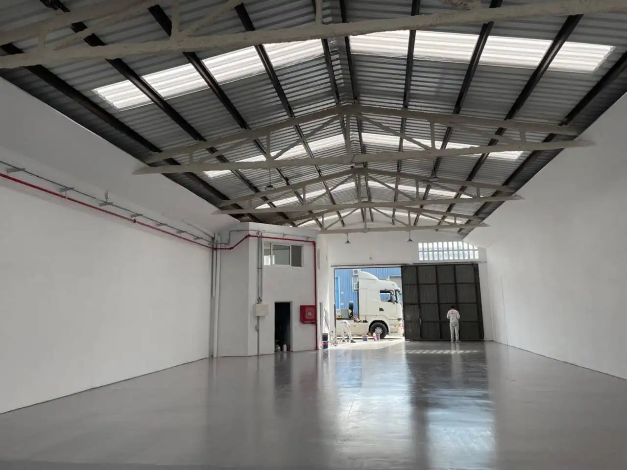 Industrial buildings for rent in Canovelles
