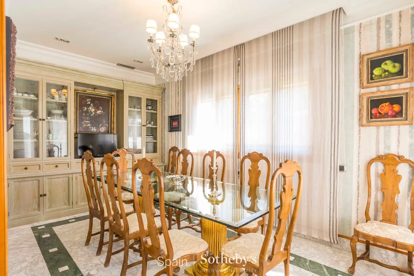 Comedor de Casa o chalet en venta en Madrid con Calefacción, Jardín privado y Piscina