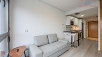 Living room of Flat to rent in  Madrid Capital  with Air Conditioner, Heating and Parquet flooring