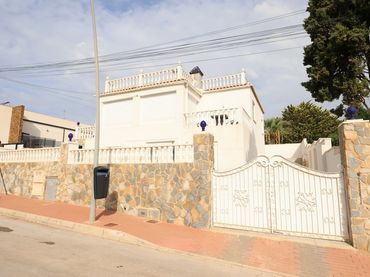 Detached house with pool for sale in N/A