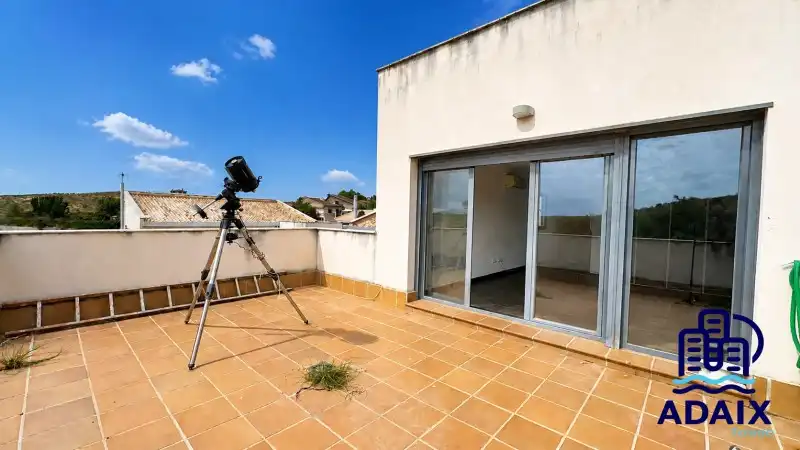Terrace of Houses for sale in Layos  with Air Conditioner, Heating and Terrace