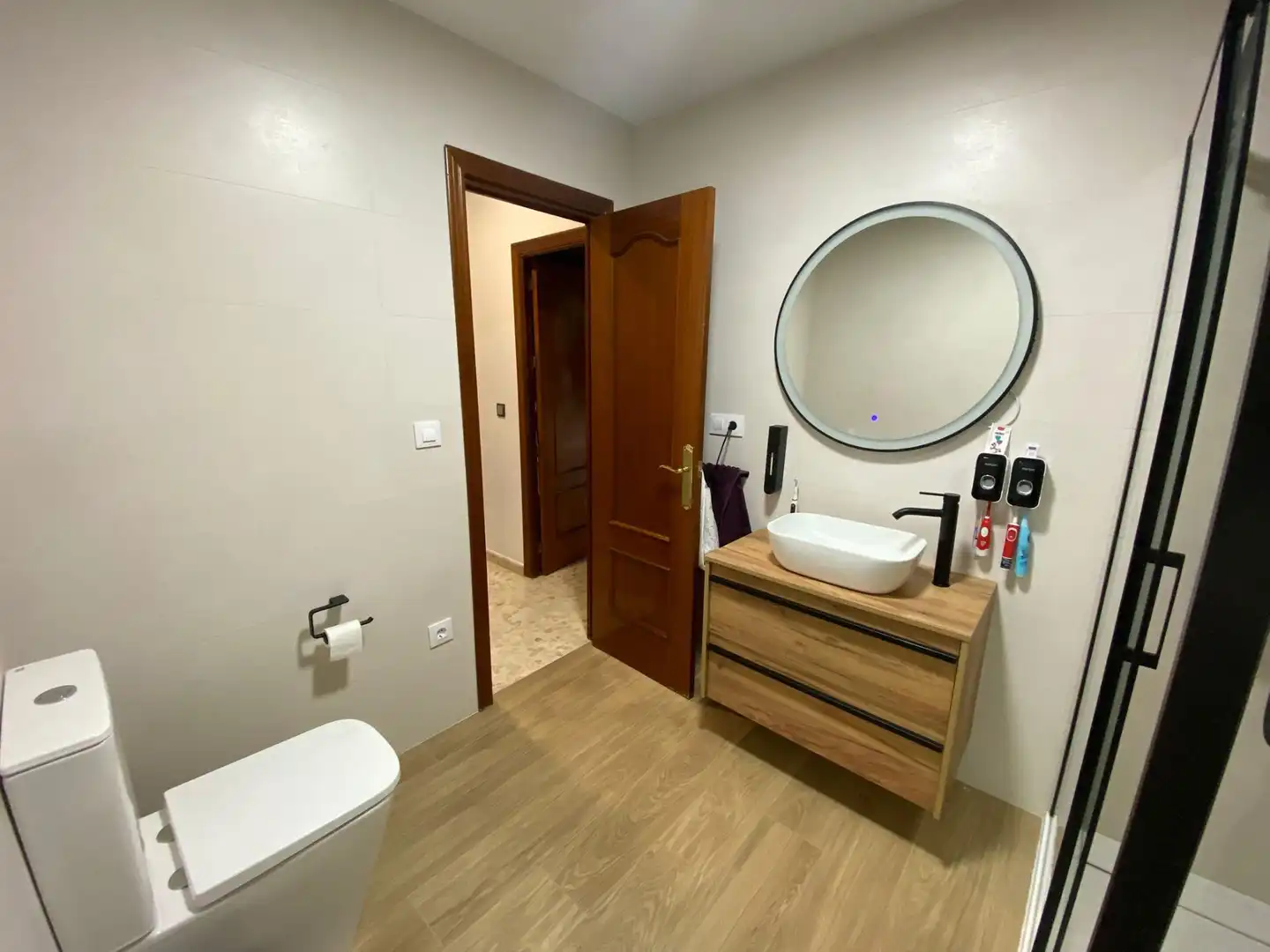 Bathroom of Houses for sale in Sevilla
