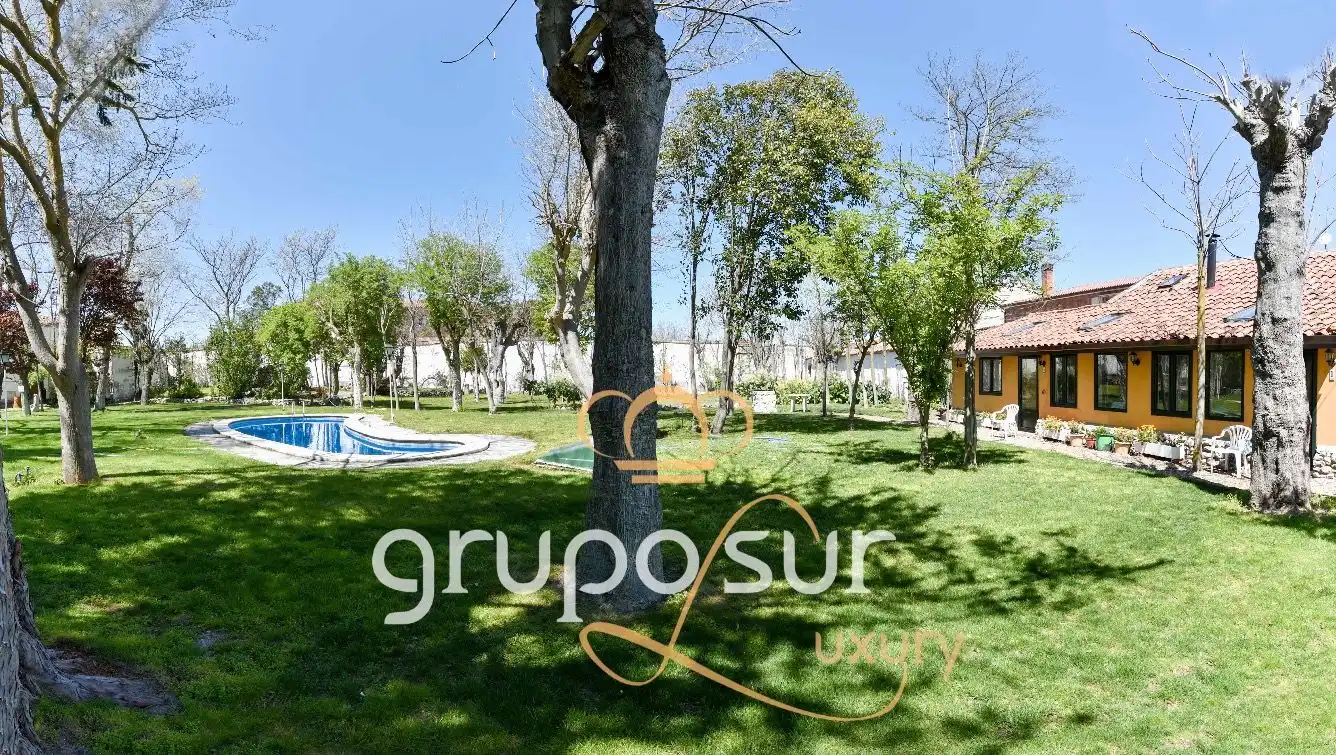 Garden of Country homes for sale in Olmedo  with Heating, Private garden and Parquet flooring