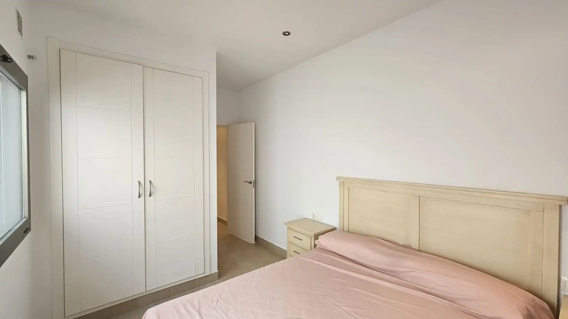 Dormitori de Casa adosada en venda en Benalmádena amb Terrassa, Moblat i Piscina comunitària