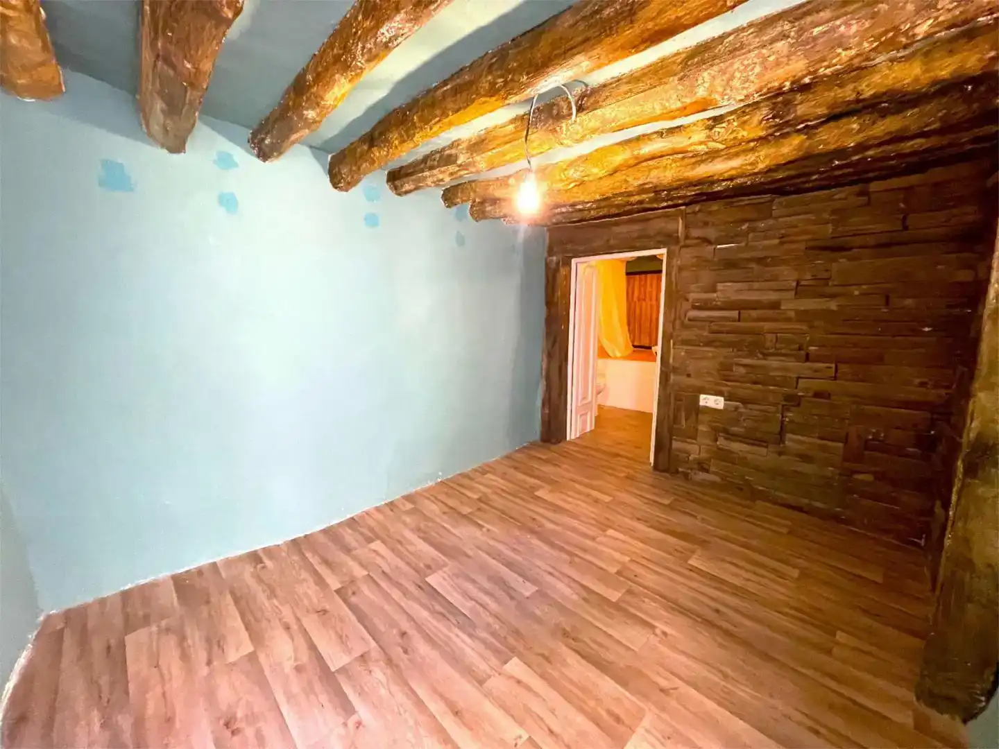 Casa adosada de lloguer en Cómpeta amb Jardí privat, Parquet i Traster