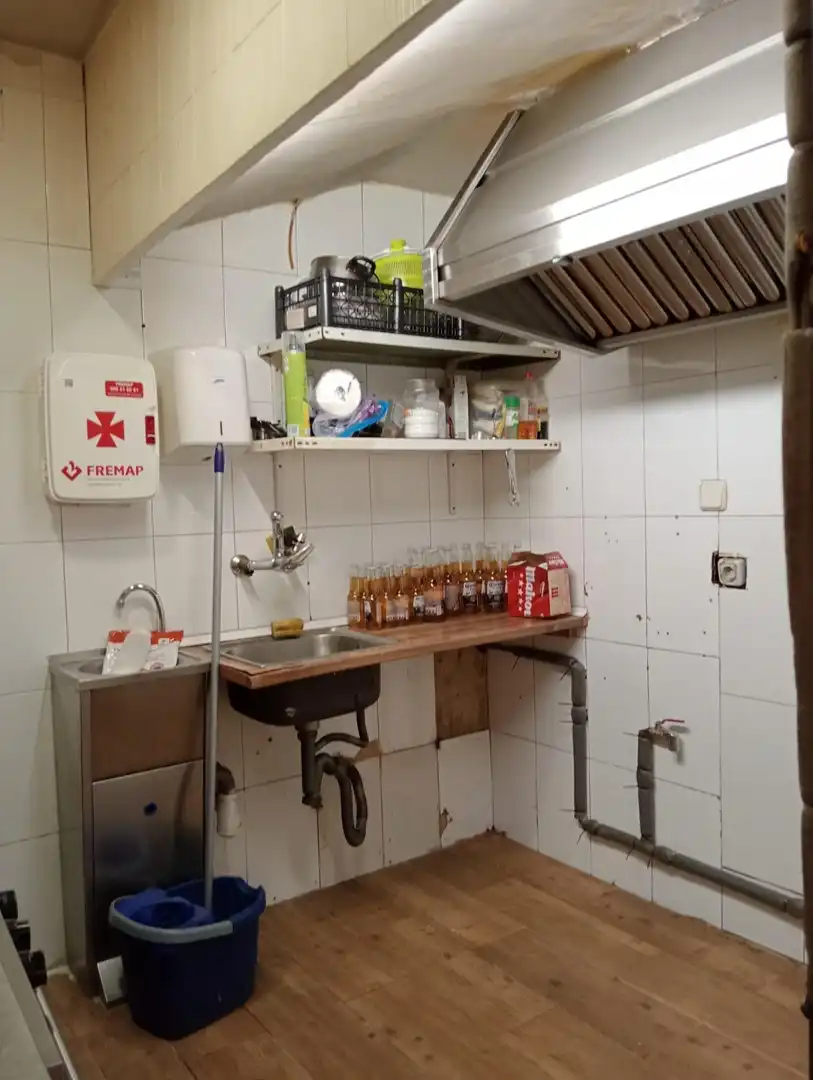 Küche von Geschaftsraum zum Verkauf in Madrid mit Möbliert