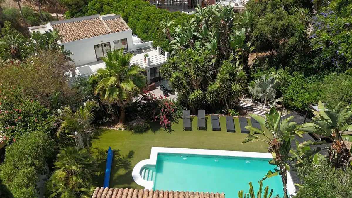 Jardí de Casa adosada en venda en Marbella amb Aire condicionat, Terrassa i Traster