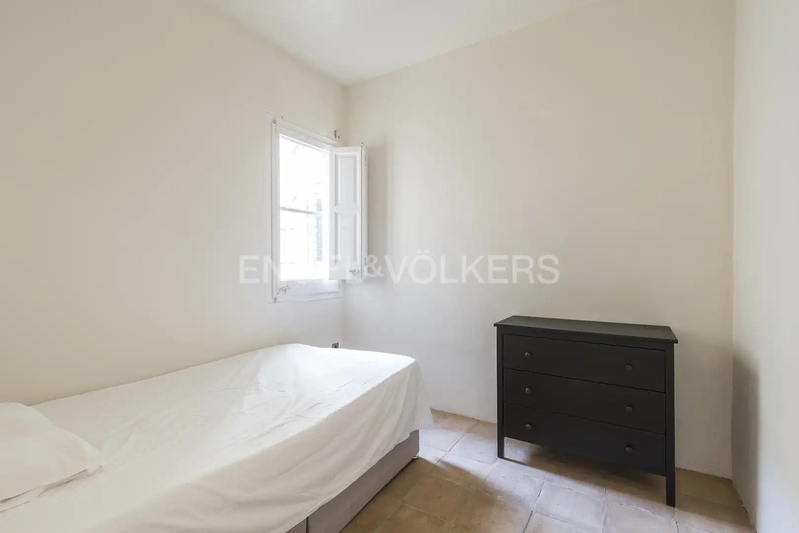 Schlafzimmer von Wohnung zur Miete in Barcelona mit Klimaanlage, Heizung und Balkon