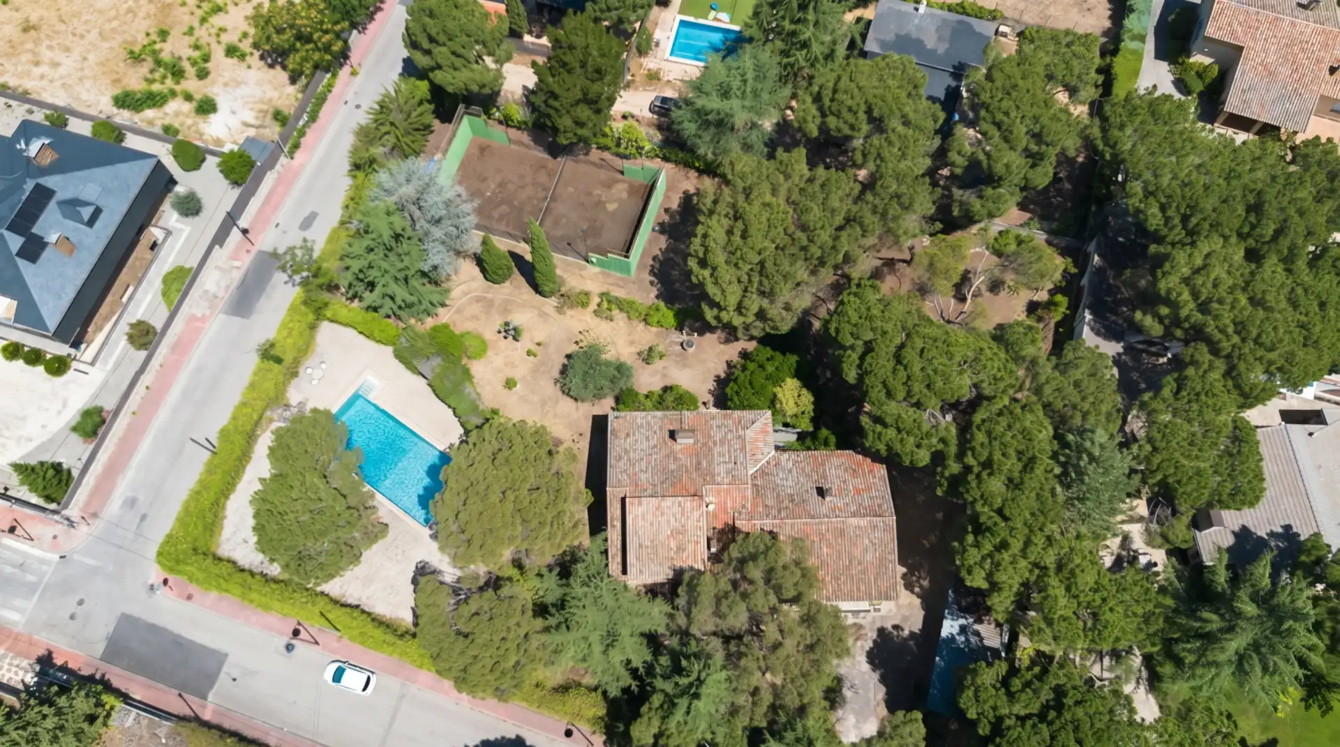 Vista exterior de Casa o xalet en venda en Galapagar amb Aire condicionat, Calefacció i Jardí privat
